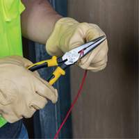 Long-Nose Pliers, HD Side Cutters/Stripping, Journeyman Handle, 8-9/16" L, 2-3/8" Capacity Distribution Jean Lapalme