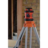 Syst&egrave;me laser rotatif horizontal rouge &agrave; nivellement automatique, 800' (243,84 m), 635 N.m Distribution Jean Lapalme