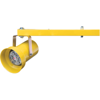 Lampes DEL en m&eacute;tal pour quai de chargement Distribution Jean Lapalme